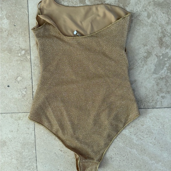 Oseree metallic Gold Lumiere One-Shoulder One Piece - Picture 2 of 4